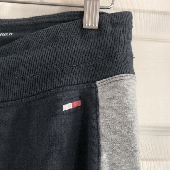 Tommy Hilfiger sweatpants - Picture 4 of 7